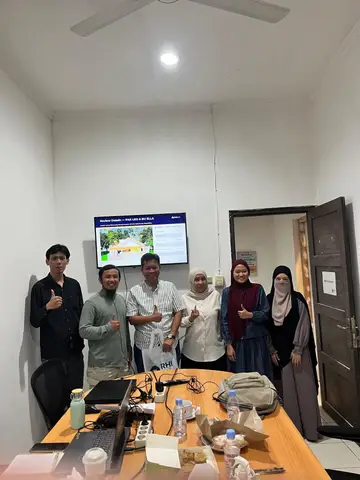 Akad di kantor RHI Build, klien RHI Build