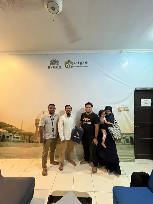 Akad di kantor RHI Build bersama klien RHI Build